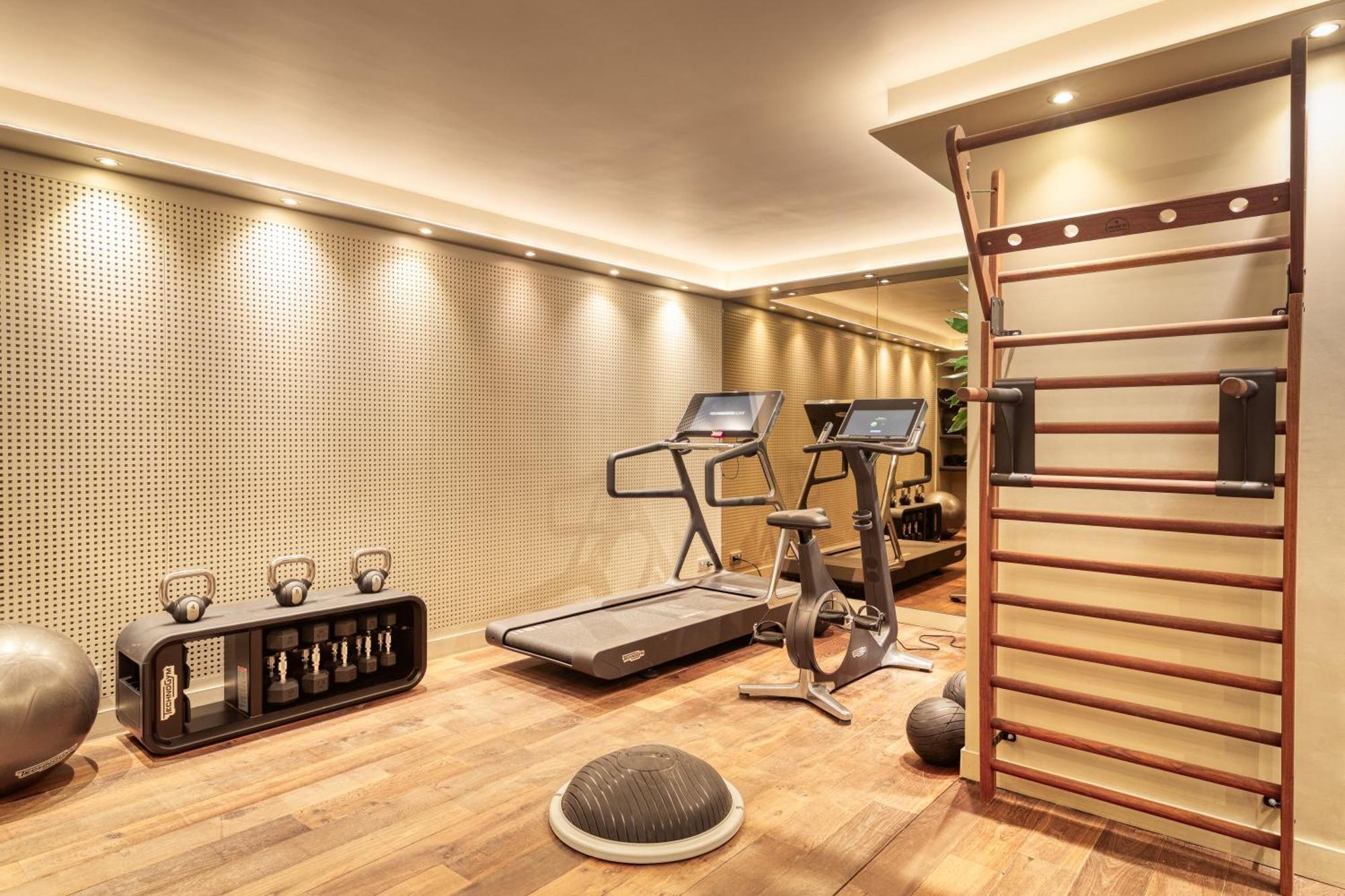 B Montmartre 4*